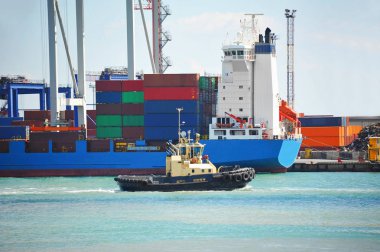 römorkör yardımcı kargo gemisi