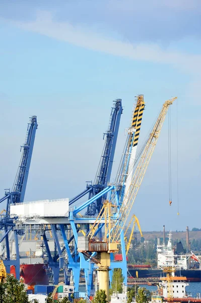 Grúa de carga portuaria — Foto de Stock