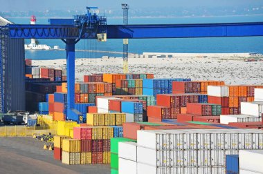 bağlantı noktası kargo vinç ve konteyner