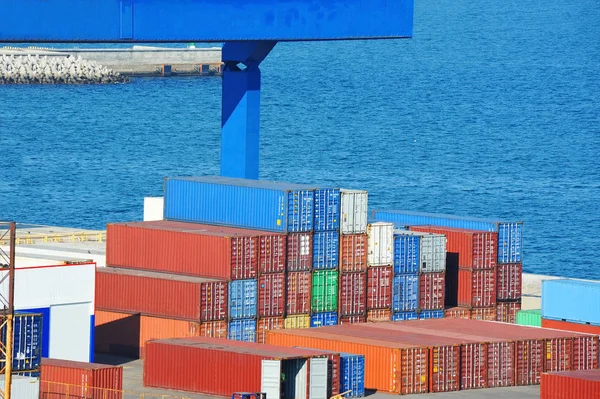 Poort lading kraan en container — Stockfoto