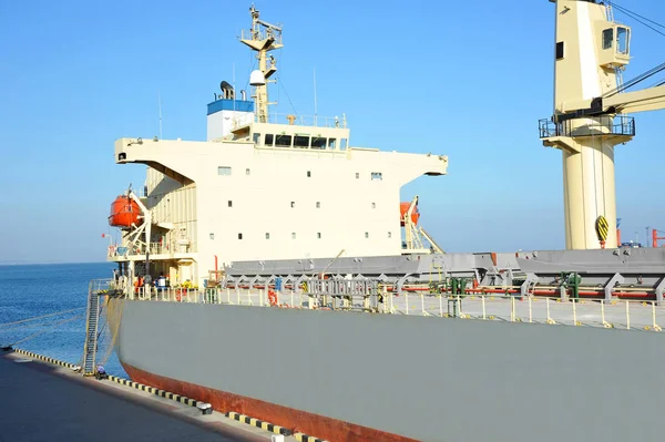 Bulk carrier ship — Stock Photo, Image