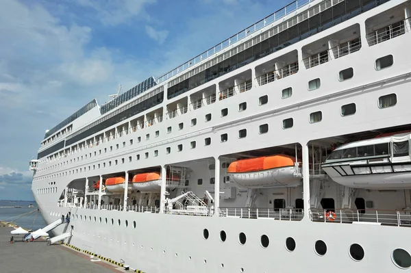 Navio de cruzeiro — Fotografia de Stock