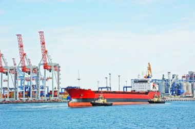 römorkör yardımcı toplu kargo gemisi