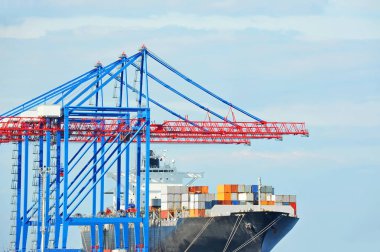 Bağlantı noktası kargo vinç, gemi ve konteyner