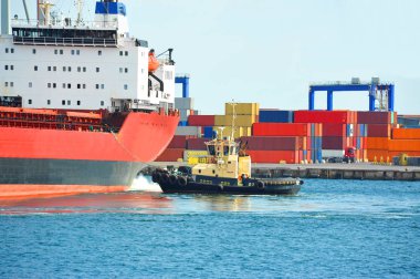 römorkör yardımcı toplu kargo gemisi