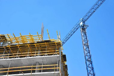 Vinç ve highrise şantiye