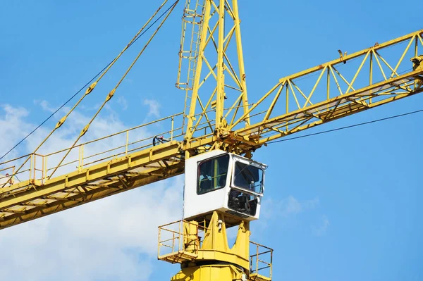 Grúa torre de construcción —  Fotos de Stock