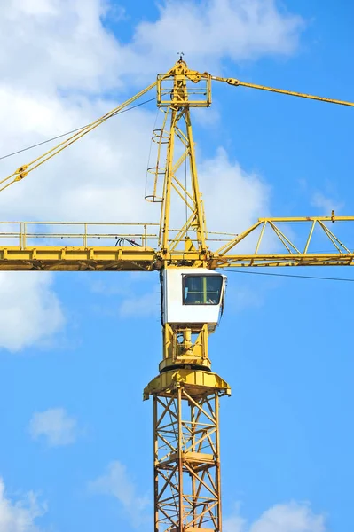 Grúa torre de construcción — Foto de Stock