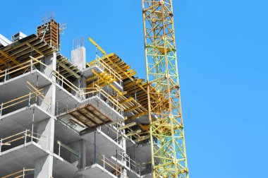 Vinç ve highrise şantiye