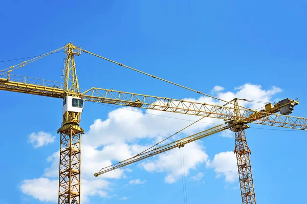 Construction tower crane — Stock Photo, Image