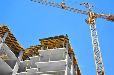 Vinç ve highrise şantiye