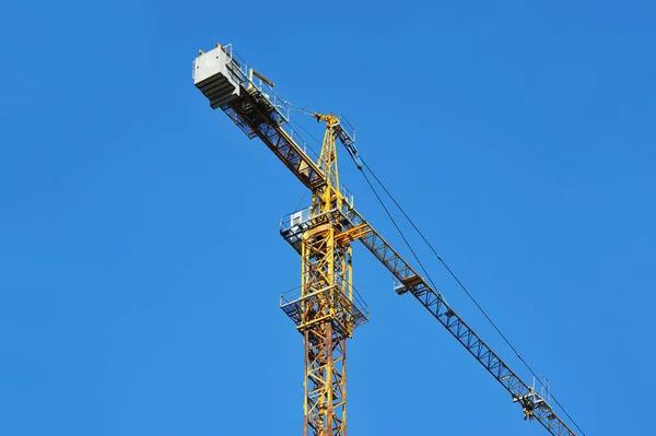 Gru a torre di costruzione — Foto Stock
