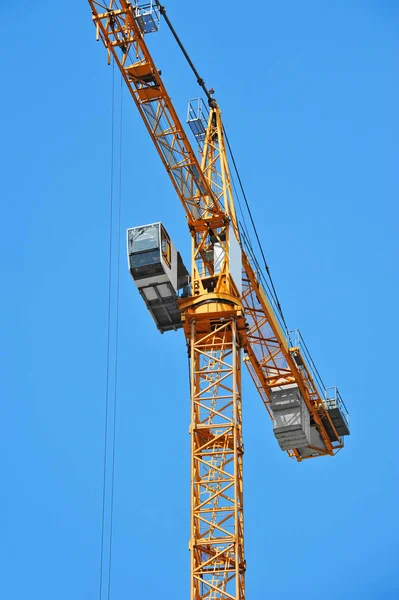 Grúa torre de construcción — Foto de Stock