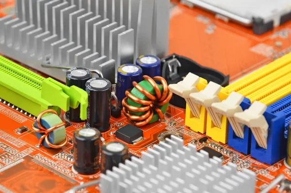 Orangefarbene Computermotherboard — Stockfoto