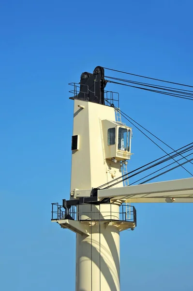 Cargo cranes on bulker — Stock Photo, Image