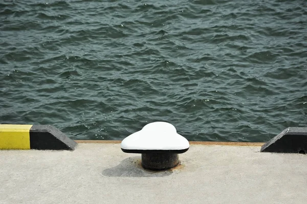 Old mooring bollard — Stock Photo, Image