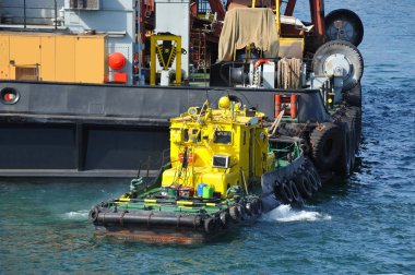 Römorkör yardımcı kayan kargo vinç