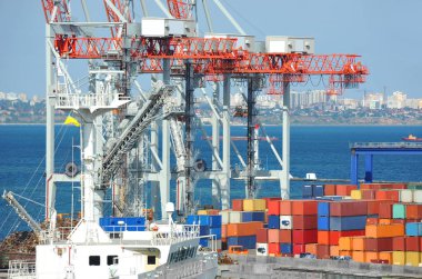 bağlantı noktası kargo vinç ve konteyner