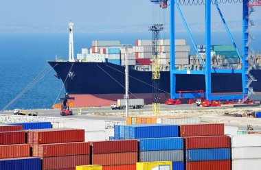 Bağlantı noktası kargo vinç, gemi ve konteyner