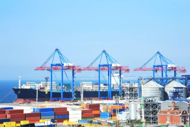 Bağlantı noktası kargo vinç, gemi ve konteyner