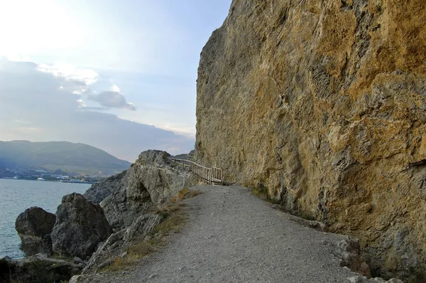 Kıyı rock manzara — Stok fotoğraf