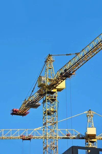 Gru a torre di costruzione — Foto Stock