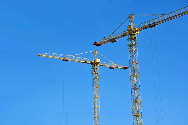 Grúa torre de construcción — Foto de Stock