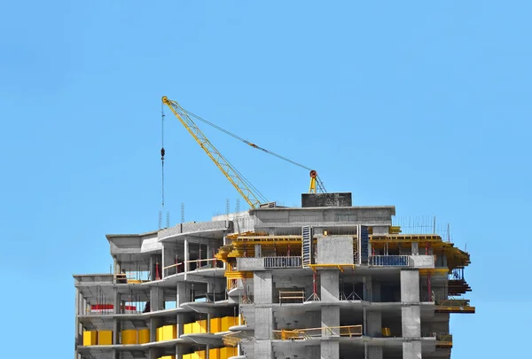 Crane and highrise construction site — Stock Photo, Image