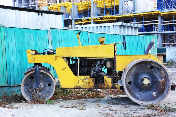 Máquina de asfalto amarillo — Foto de Stock
