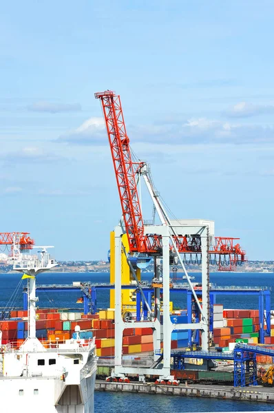 Port cargo crane, ship and container — Stock Photo, Image