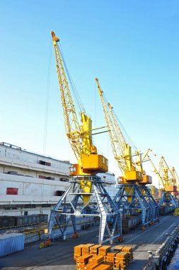 Bağlantı noktası kargo vinç, tren ve metal