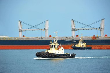 römorkör yardımcı toplu kargo gemisi