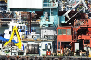 Yüzer vinç güverte