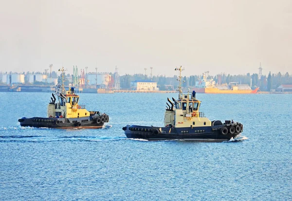 Підводний човен в гавані набережна — стокове фото