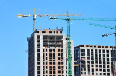 Vinç ve highrise şantiye