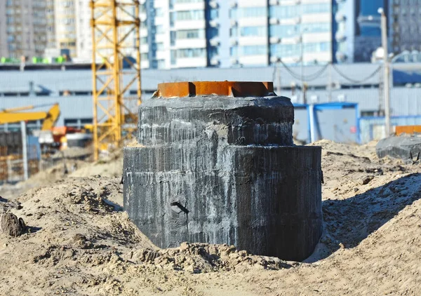 Konkreta dränera grop — Stockfoto