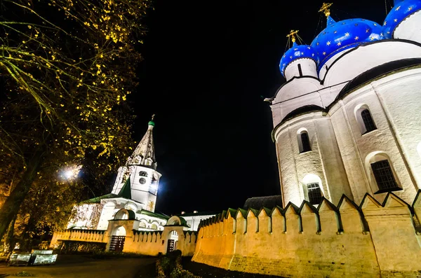 Destino turístico popular en Suzdal . —  Fotos de Stock