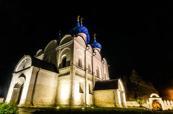 Безліч туристів в місті Suzdal. — стокове фото