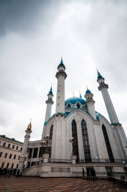 Çarpıcı modern cami