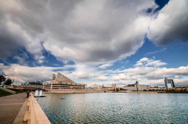 Göl şehir merkezinde