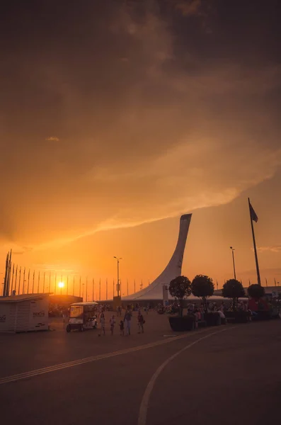 Spor anıt yukarıda gökyüzü