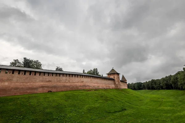 Ortaçağ şehrin uzun tuğla duvar
