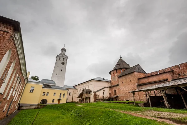 Manastır kasvetli günde karmaşık