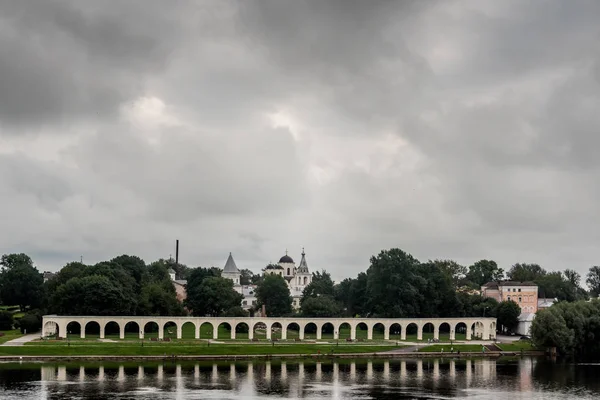 Setin içinde park antik manastır