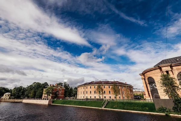 Görünümü güzel şehrin nehir set of