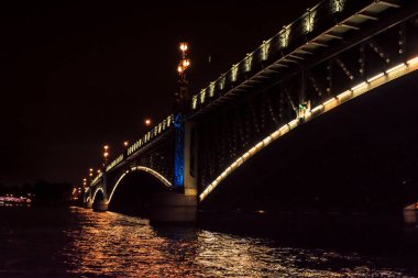 Perspektif Görünümü gece Köprüsü