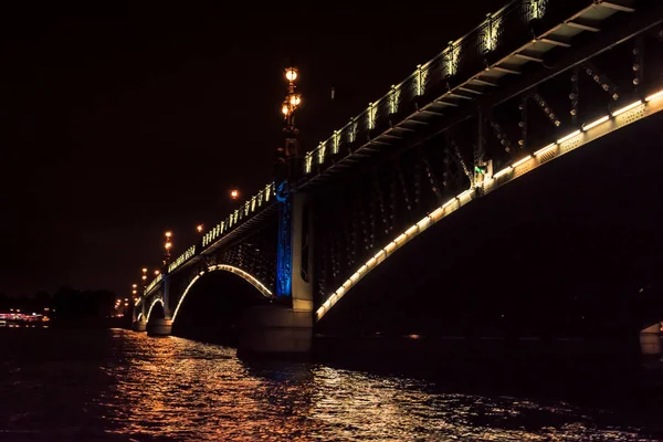 Perspektif Görünümü gece Köprüsü