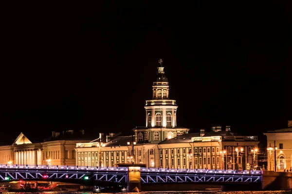 Bright lights in night city — Stock Photo, Image