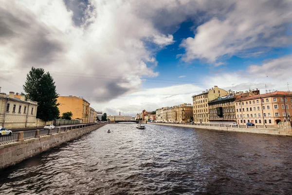 Eski güzel kentinin kanal