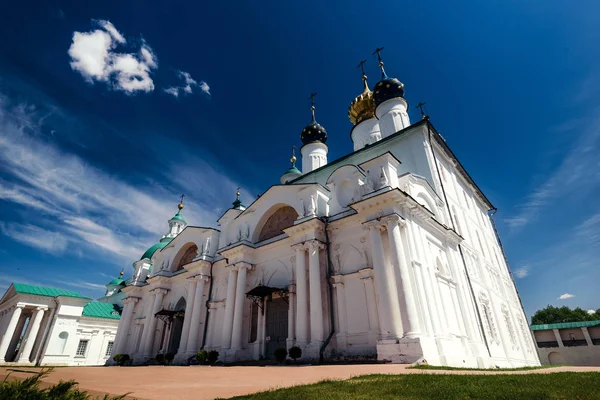 Beyaz manastır Binası